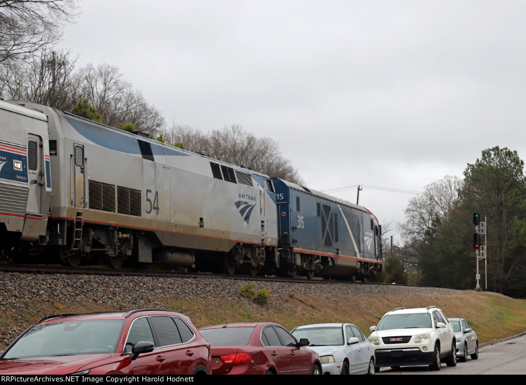 AMTK 315 leads train P092-25 towards the clear signal